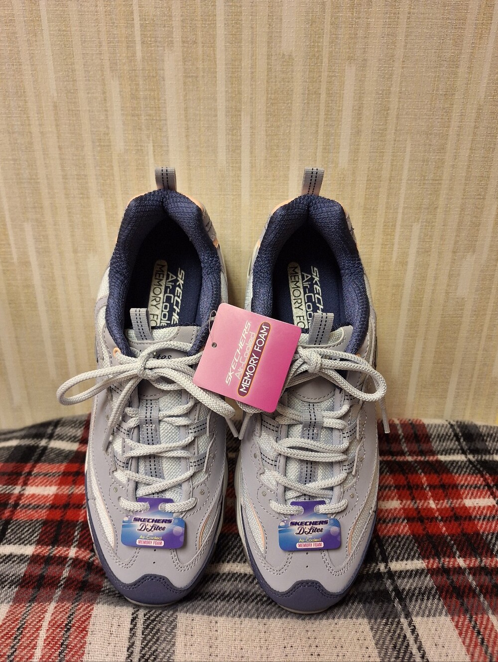 *New* Skechers D'Lites Women's Sneakers - 8.5